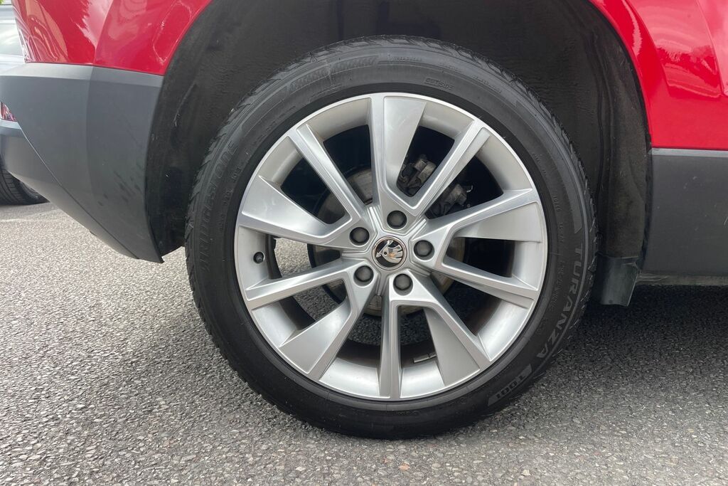 Skoda Karoq 1.5 Tsi Se L Dsg Red #5