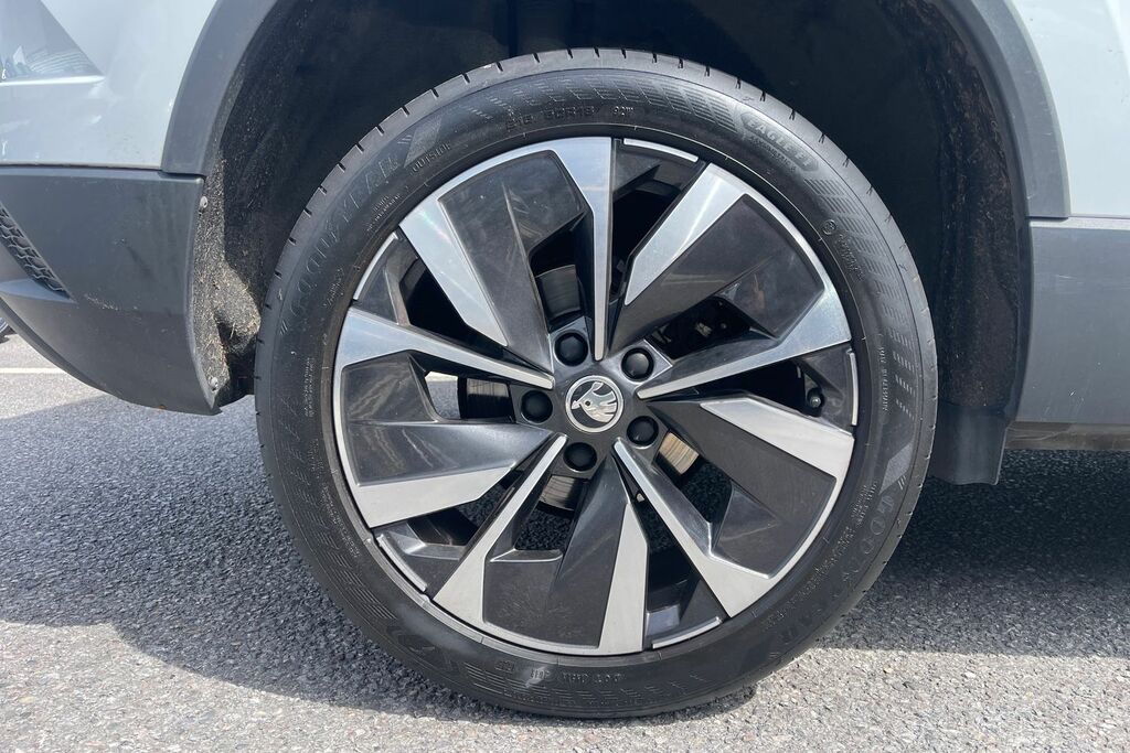 Skoda Karoq 1.5 Tsi Se L Dsg MM72YRU White #5