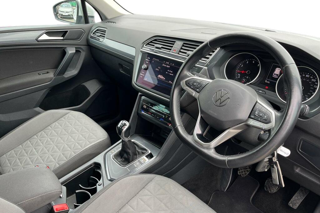 Volkswagen Tiguan 1.5 Tsi Life WJ21PVT White #6