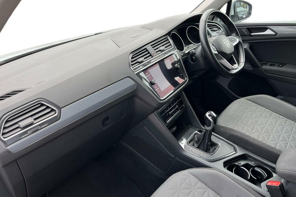 Volkswagen Tiguan 1.5 Tsi Life WJ21PVT White #2