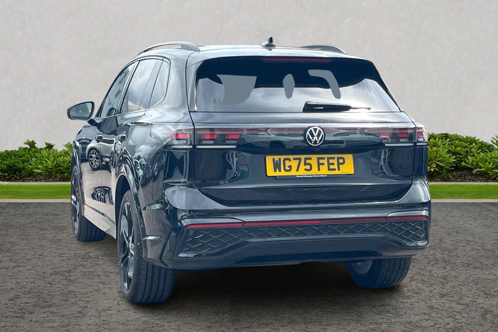 Volkswagen Tiguan 2.0 Tdi R-line Dsg WG75FEP Black #3