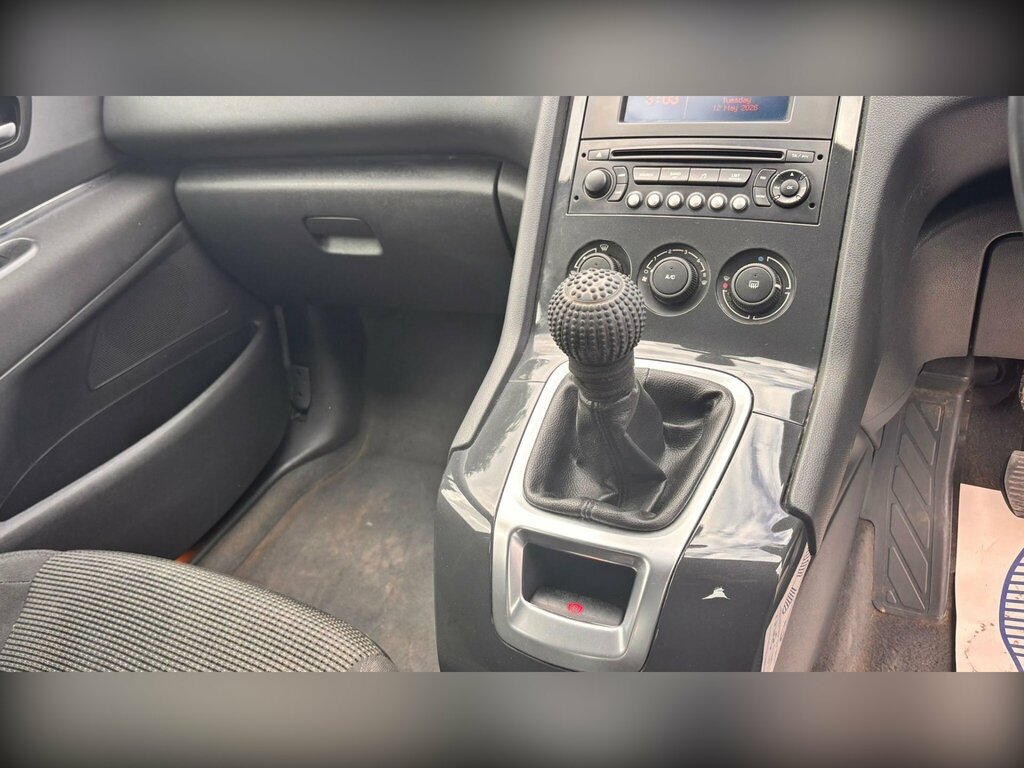 Peugeot 5008 5008 Active Blue #32