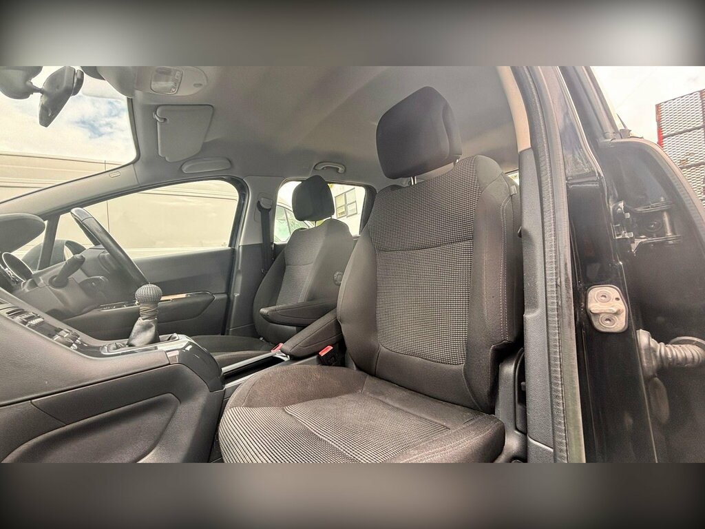 Peugeot 5008 5008 Active Blue #41