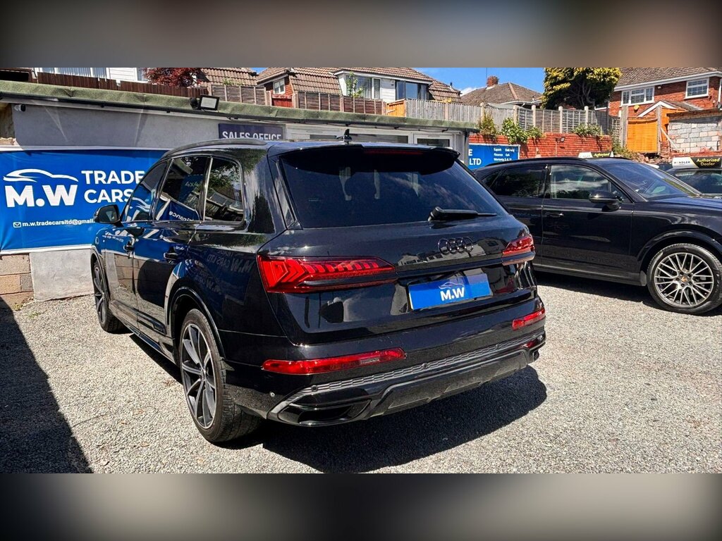 Audi Q7 3.0 Tdi V6 45 Black Edition Tiptronic Quattro Euro SG22TCJ Black #3