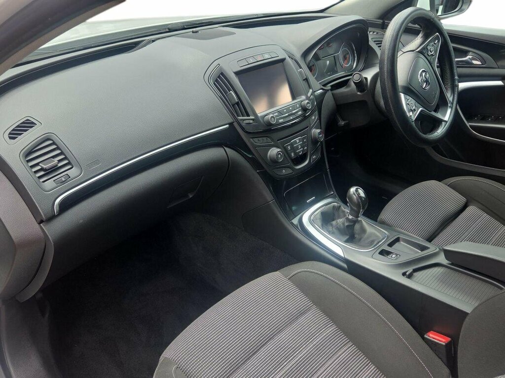 Vauxhall Insignia 1.6 Cdti Ecoflex Sri Nav Sports Tourer - 2016 LT16GMO White #2