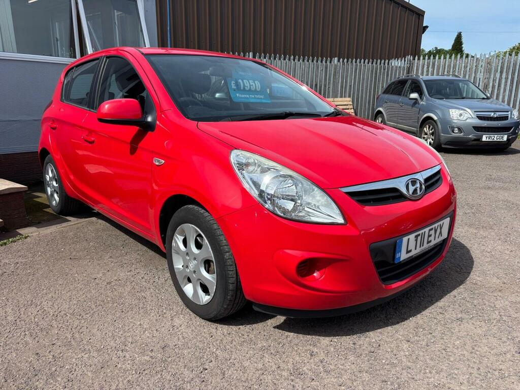 Hyundai I20 Hatchback 1.4 Comfort Euro 5 201111 Red