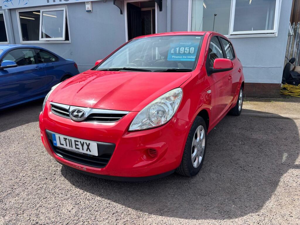 Hyundai I20 Hatchback 1.4 Comfort Euro 5 201111 Red #2
