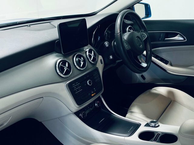 Mercedes-Benz GLA Class Gla200d Sport Suv Blue #5