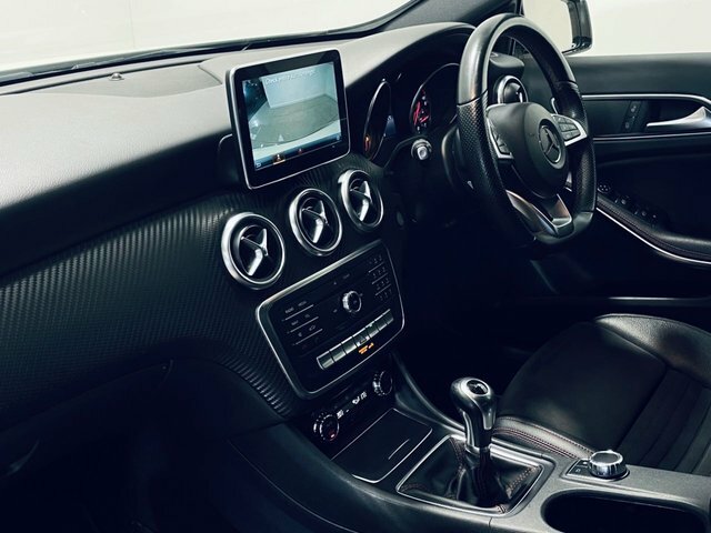 Mercedes-Benz A Class A200d Amg Line Hatchback CK16OHE White #5