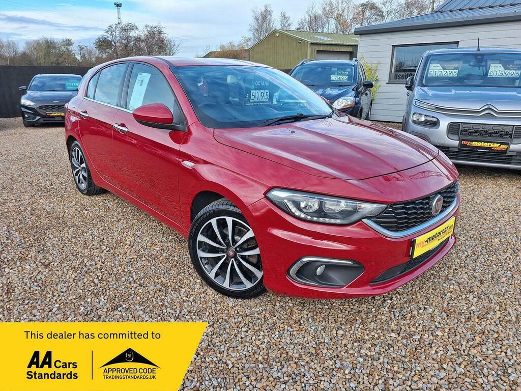 Fiat Tipo Hatchback 1.4 Mpi Lounge Euro 6 201767 Red