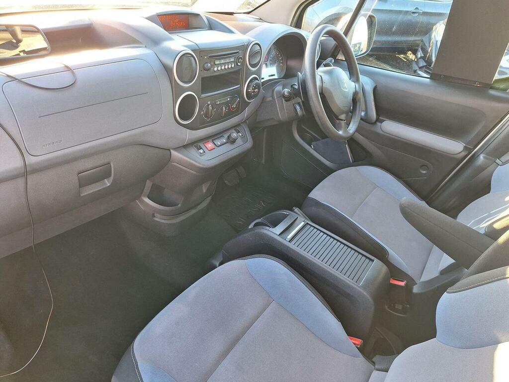 Peugeot Partner Tepee Mpv 1.6 Hdi Tepee S Egc Ss 201313 Silver #2