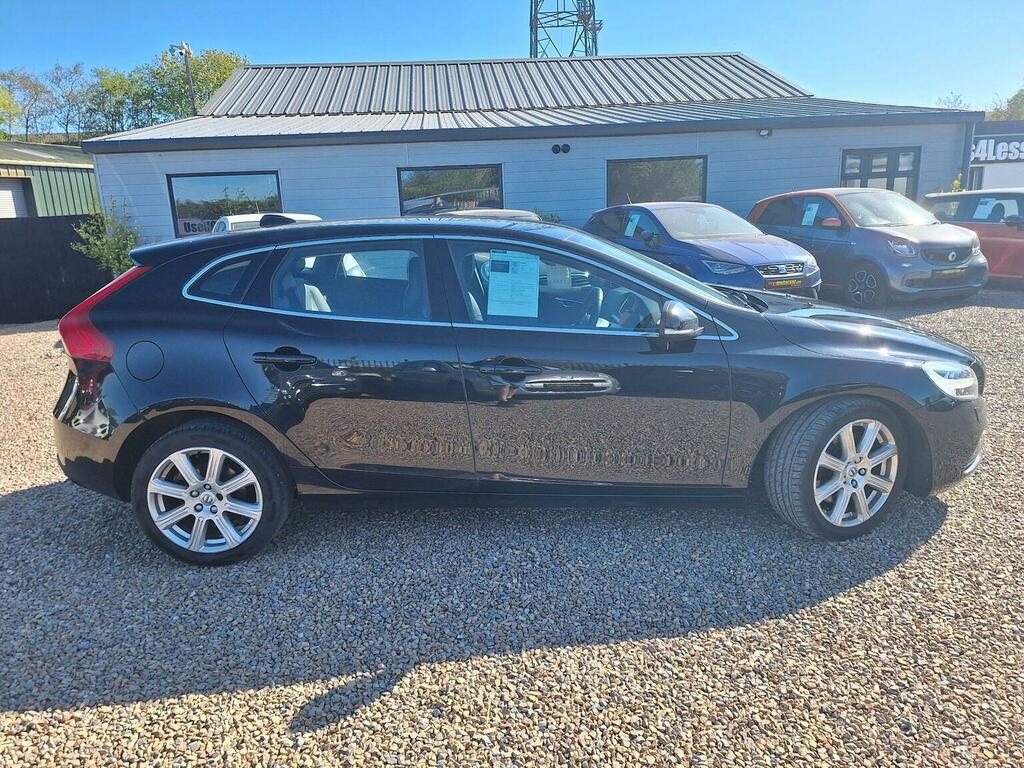 Volvo V40 Hatchback 1.5 T2 Gpf Inscription Euro 6 Ss LP18WRT Black #5
