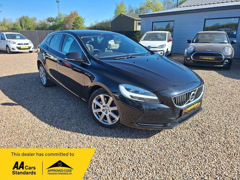 Volvo V40 Hatchback 1.5 T2 Gpf Inscription Euro 6 Ss Black