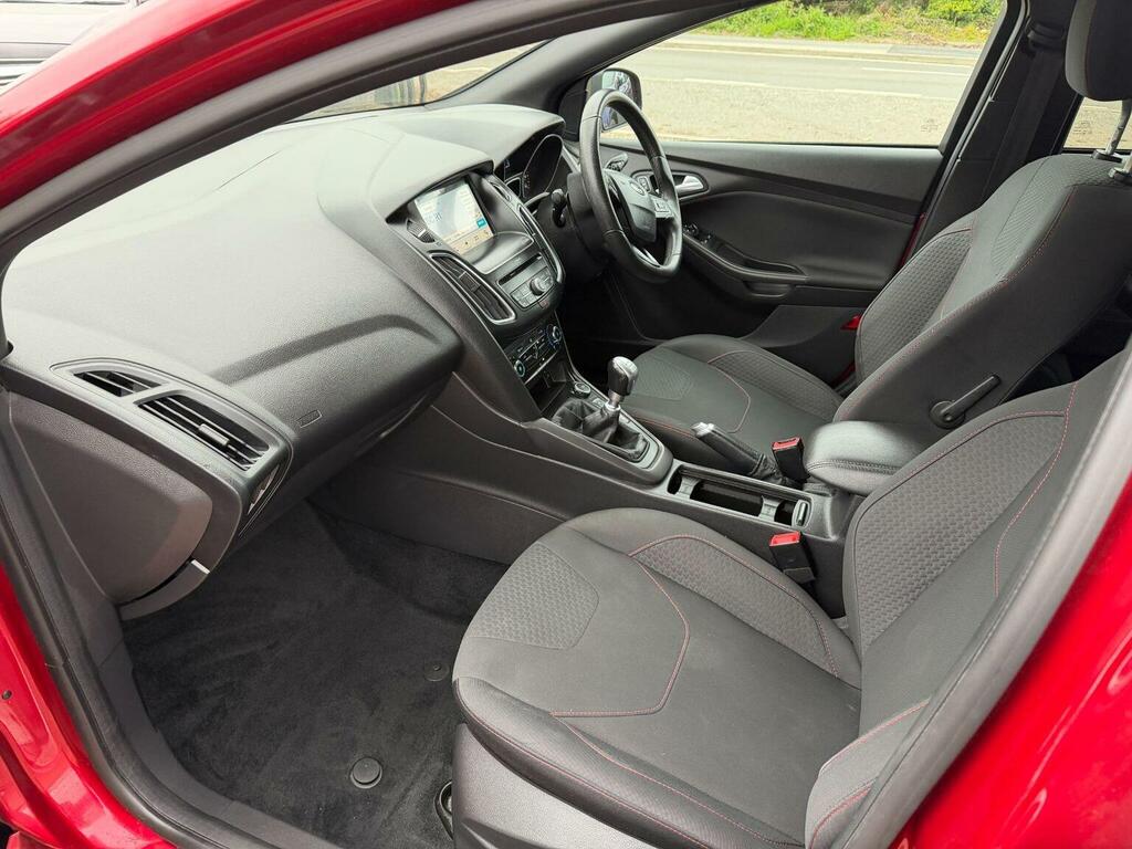 Ford Focus Hatchback 1.5 Tdci St-line Euro 6 Ss 2017 DU67UCD Red #2