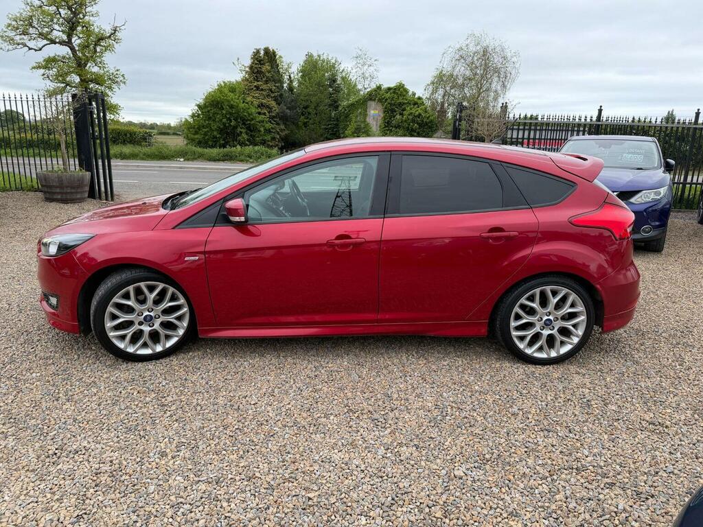 Ford Focus Hatchback 1.5 Tdci St-line Euro 6 Ss 2017 DU67UCD Red #4