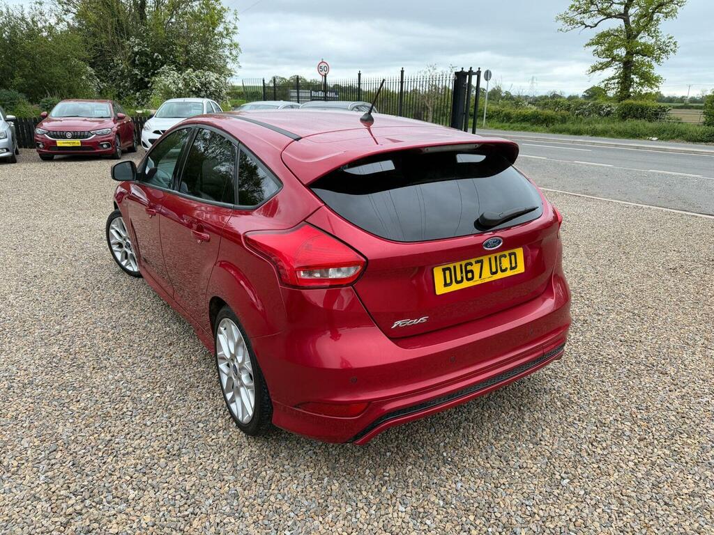 Ford Focus Hatchback 1.5 Tdci St-line Euro 6 Ss 2017 DU67UCD Red #6
