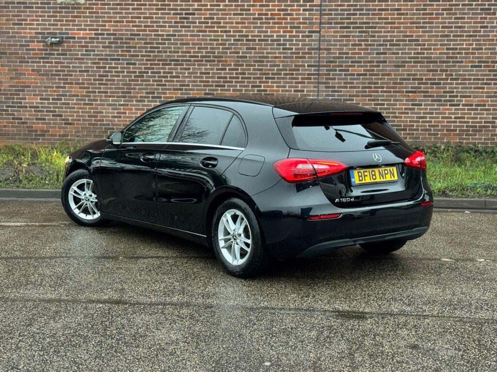 Mercedes-Benz A Class 1.5 A180d Se 7G-dct Euro 6 Ss BF18NPN Black #4