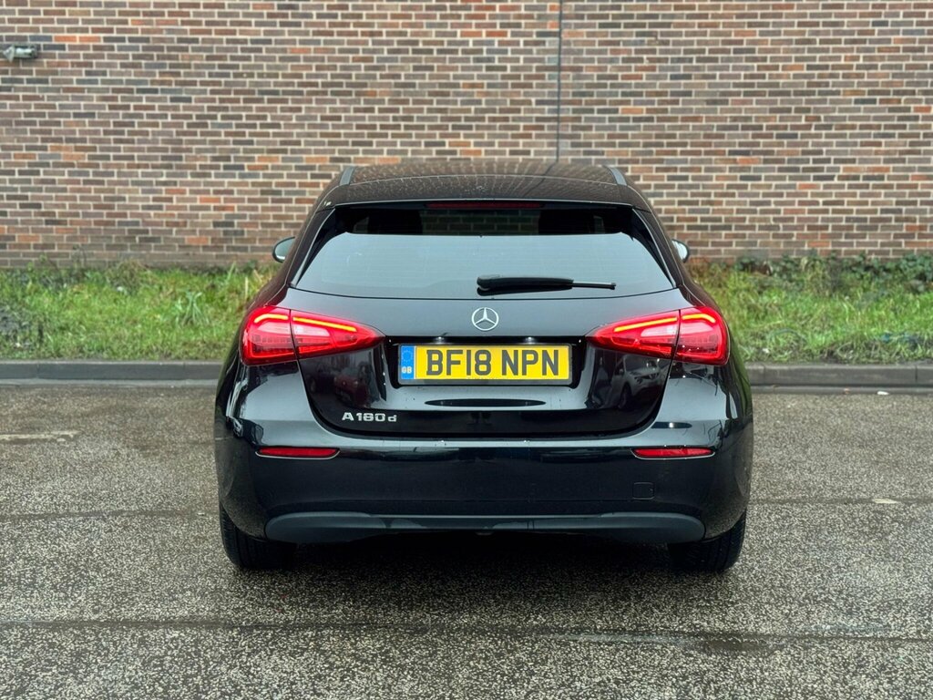 Mercedes-Benz A Class 1.5 A180d Se 7G-dct Euro 6 Ss BF18NPN Black #5