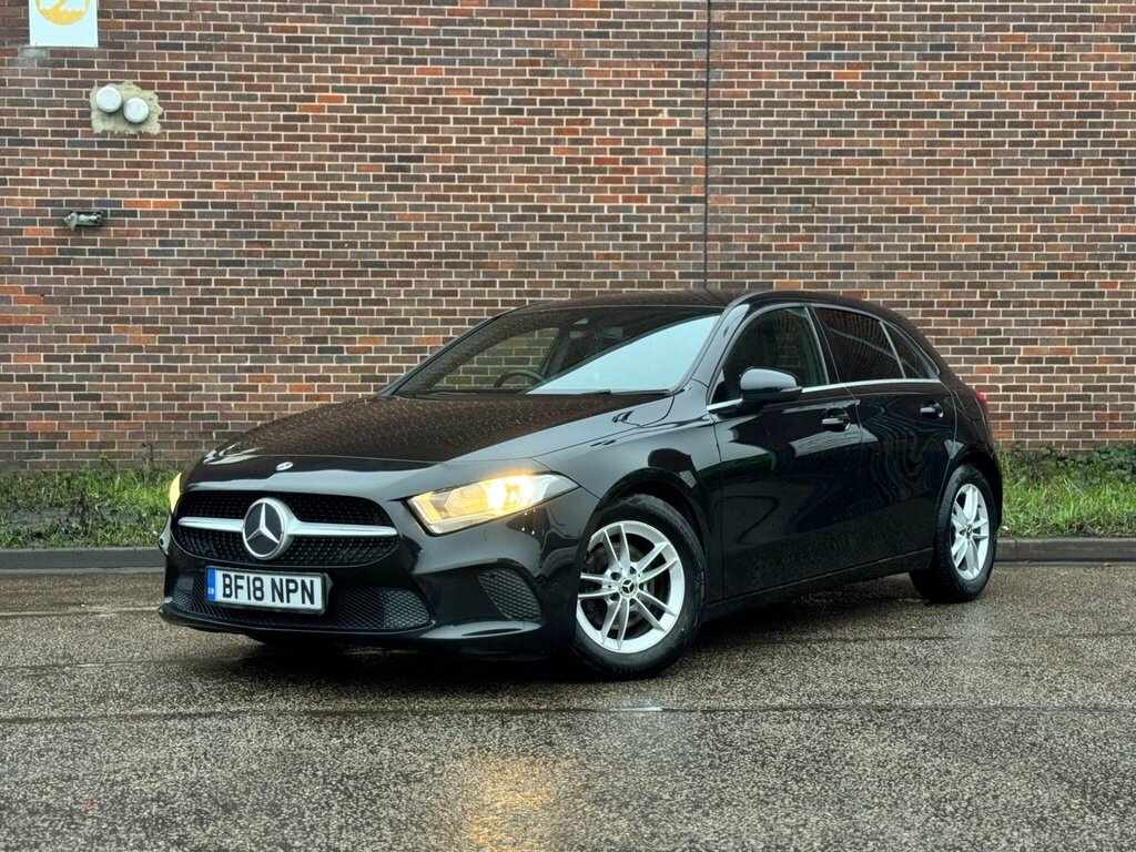 Mercedes-Benz A Class 1.5 A180d Se 7G-dct Euro 6 Ss BF18NPN Black #2