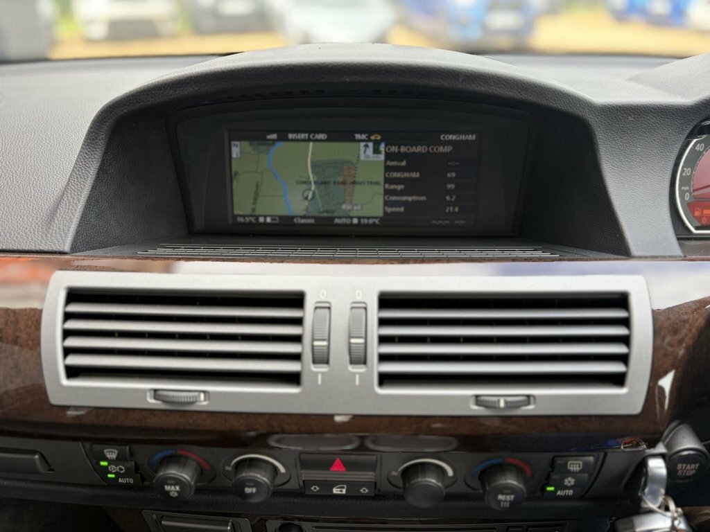 BMW 7 Series Saloon 3.0 Black #16