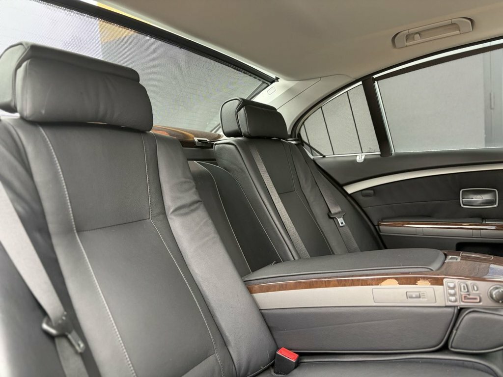 BMW 7 Series Saloon 3.0 Black #23