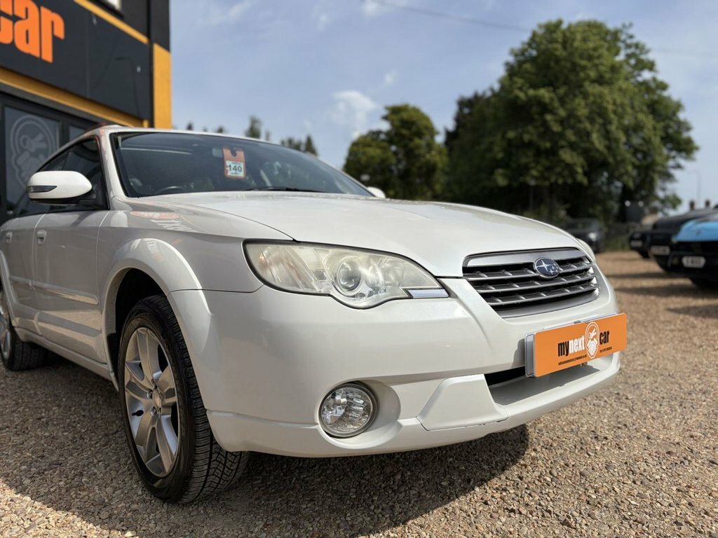 Subaru Outback 2L Se White #2