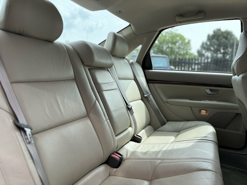 Volvo S80 Gold #19