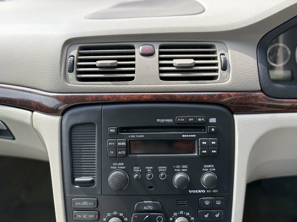 Volvo S80 Gold #16