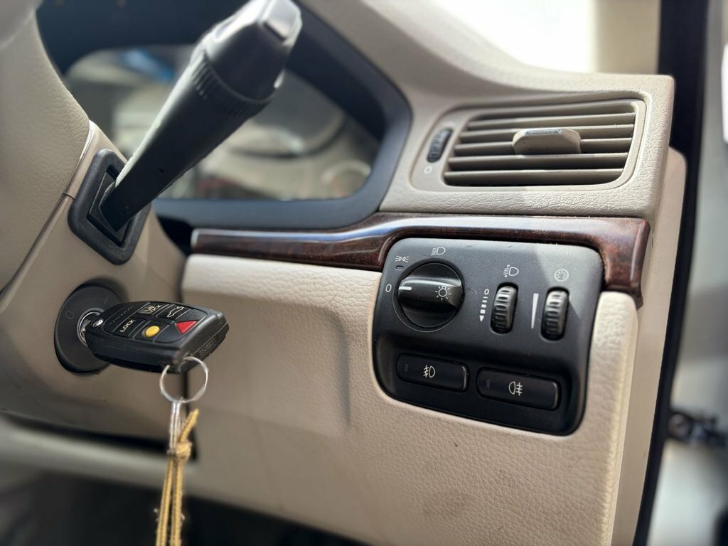Volvo S80 Gold #17