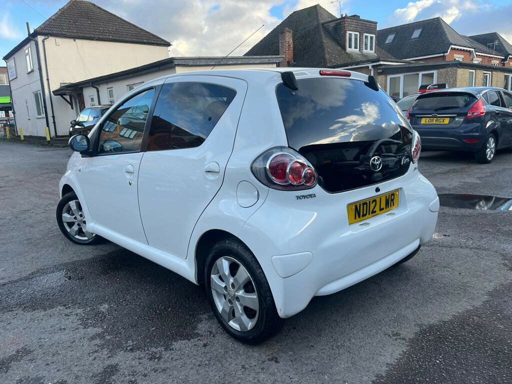 Toyota Aygo 1.0 Vvt-i Fire Euro 5 ND12LWR White #2