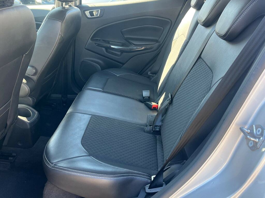 Ford Ecosport White #13