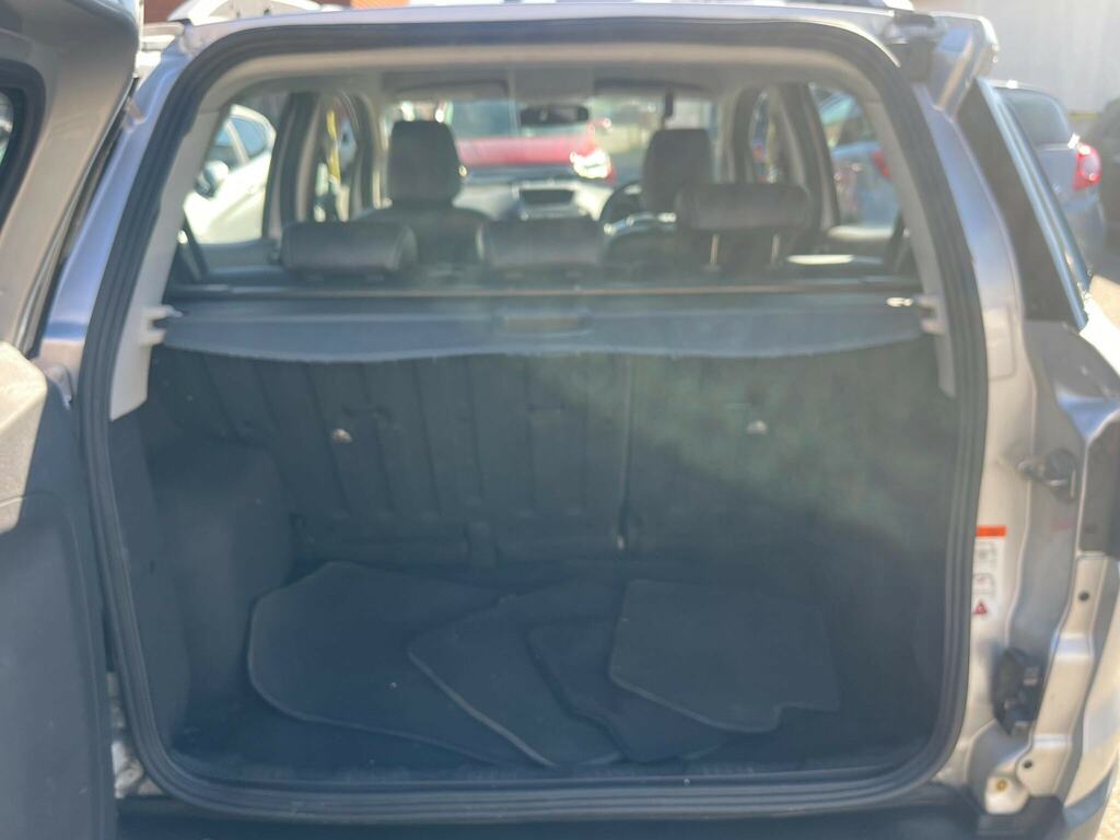 Ford Ecosport White #18