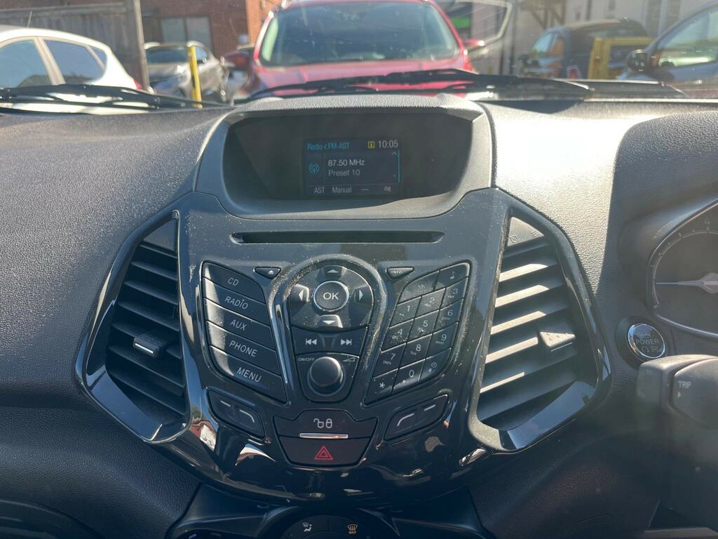 Ford Ecosport White #20