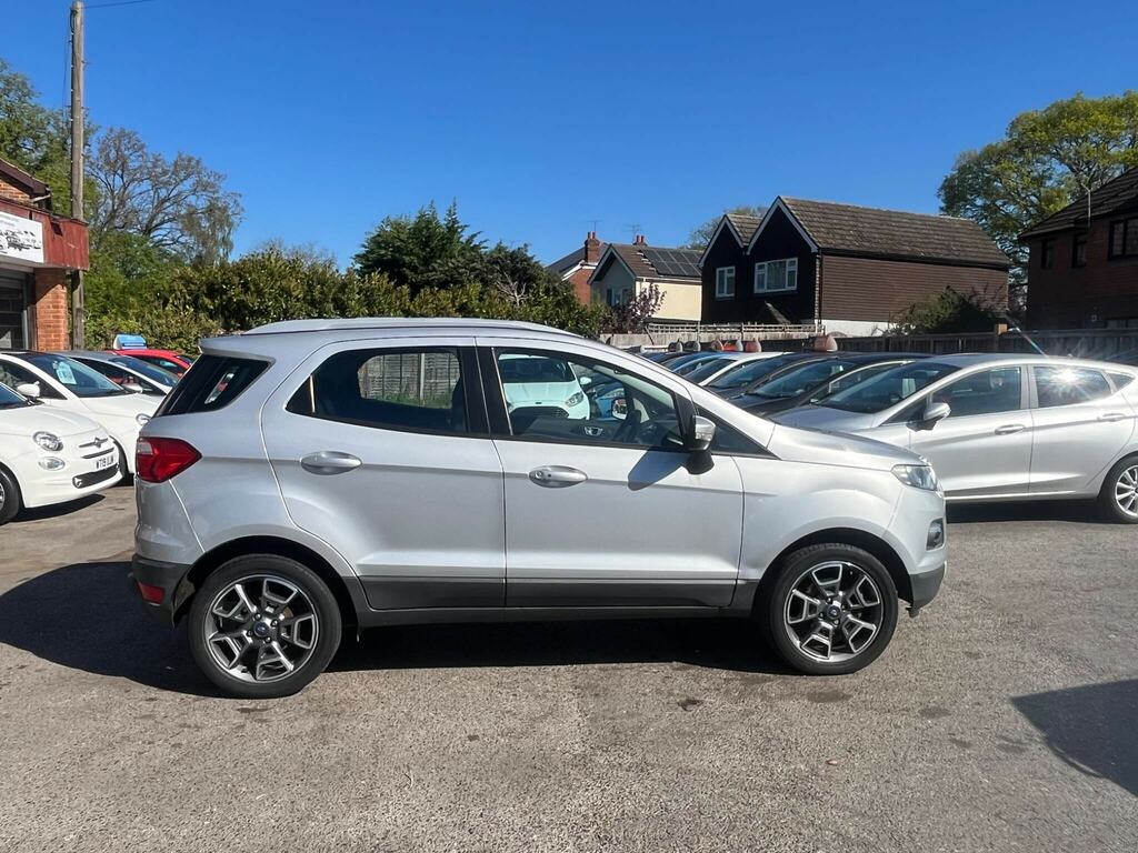 Ford Ecosport White #7