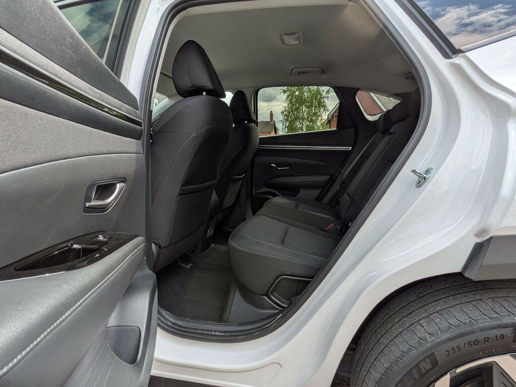 Hyundai Tucson Crdi S White #13