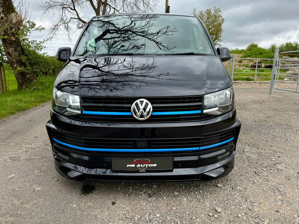 Volkswagen Transporter 2.0 Tdi Bmt 150 Highline Van Dsg RE68CGY Black #3