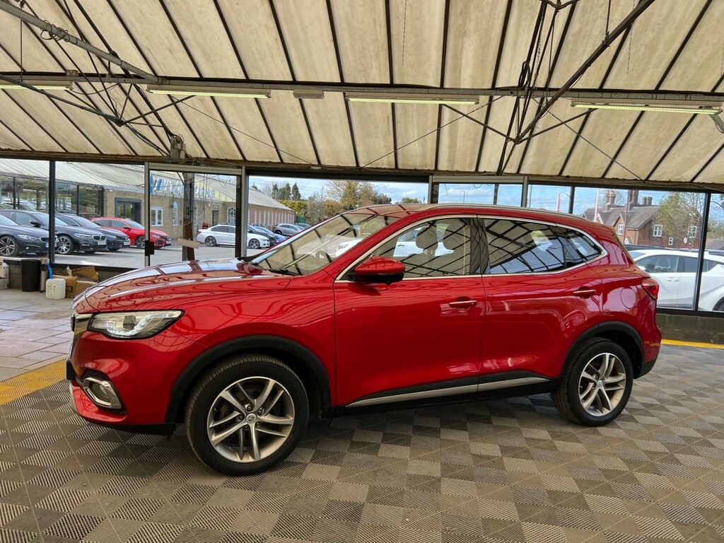 MG HS Suv GJ72ZXD Red #4