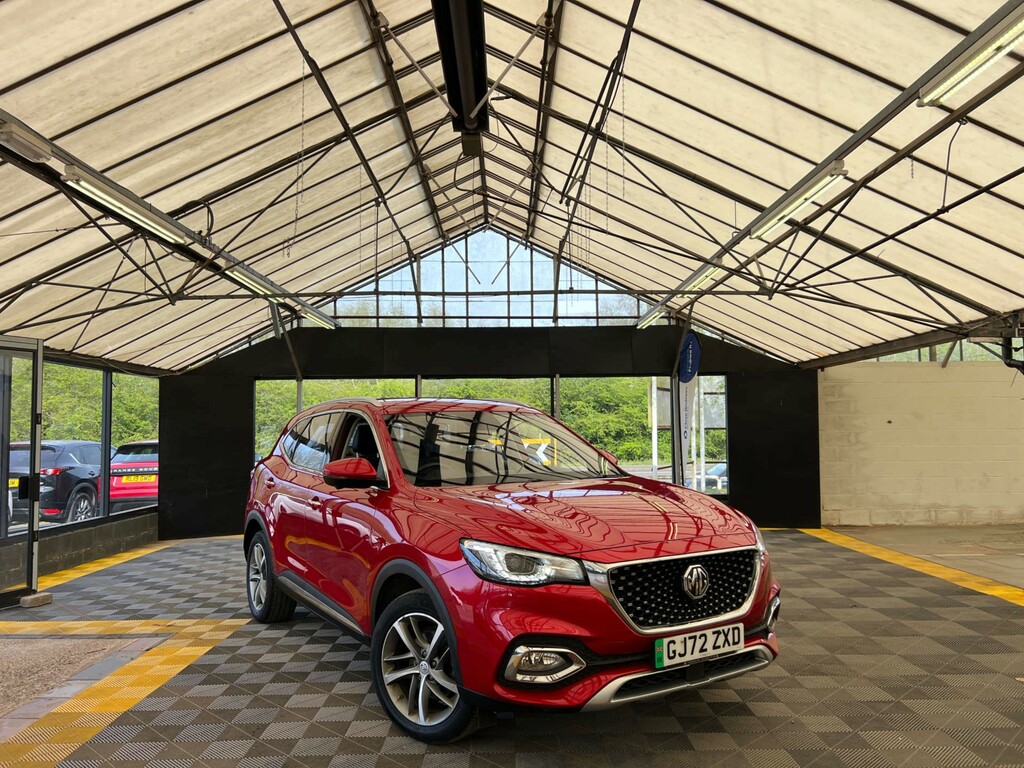 MG HS Suv Red