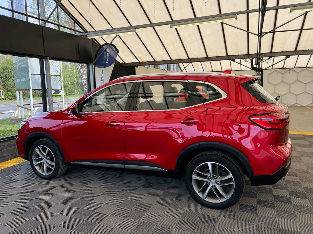 MG HS Suv GJ72ZXD Red #5