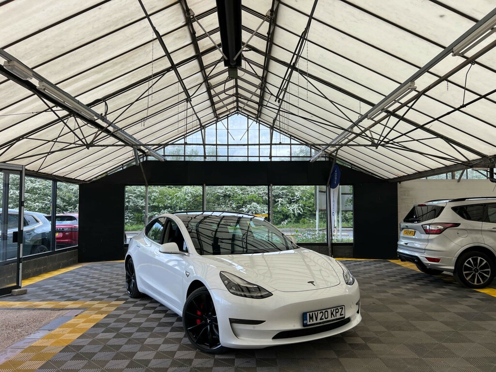 Tesla Model 3 Saloon White