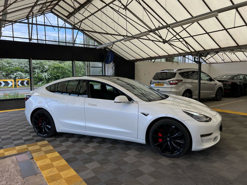Tesla Model 3 Saloon MV20KPZ White #2