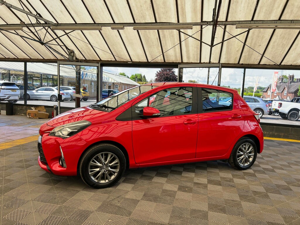 Toyota Yaris Hatchback AJ17XSW Red #3