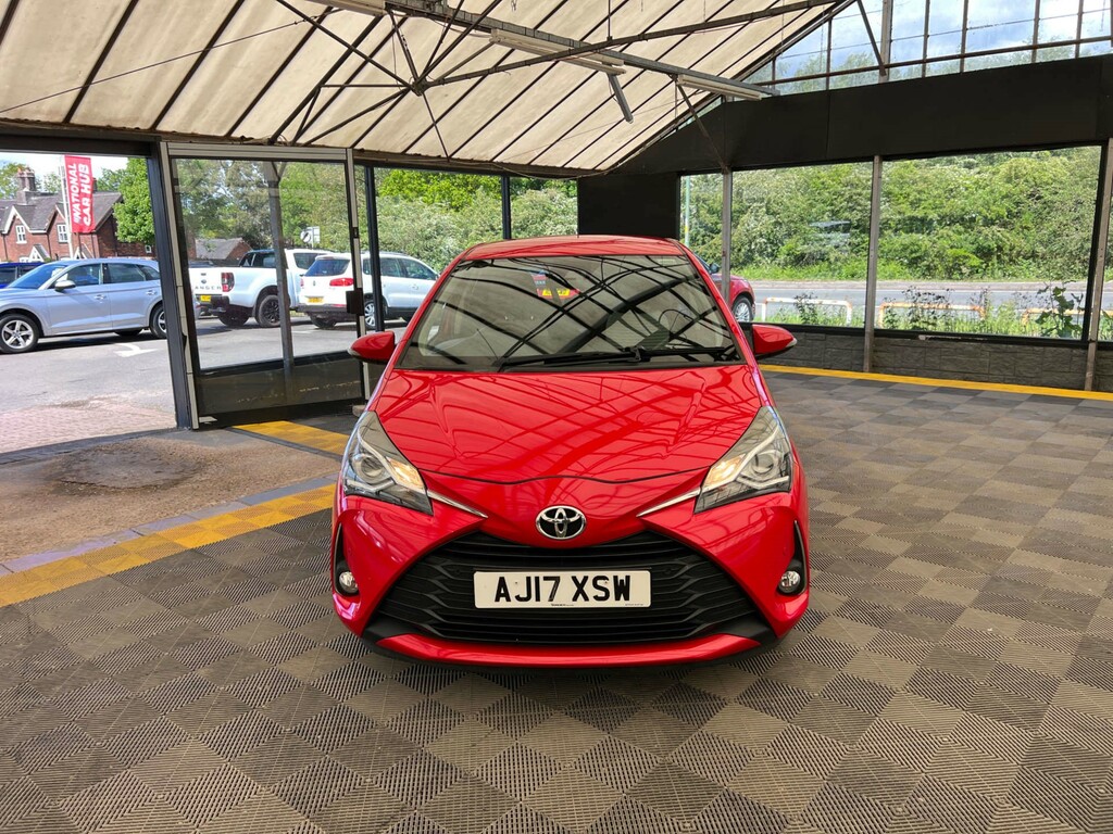 Toyota Yaris Hatchback AJ17XSW Red #2