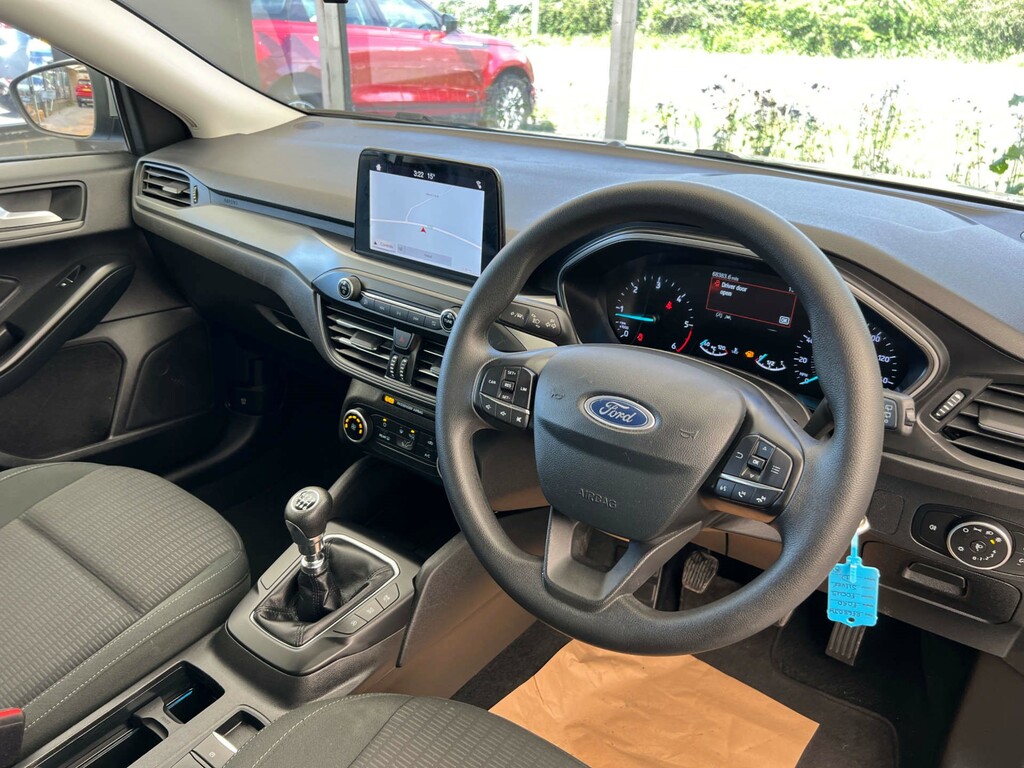 Ford Focus Hatchback RF68OJW Silver #6