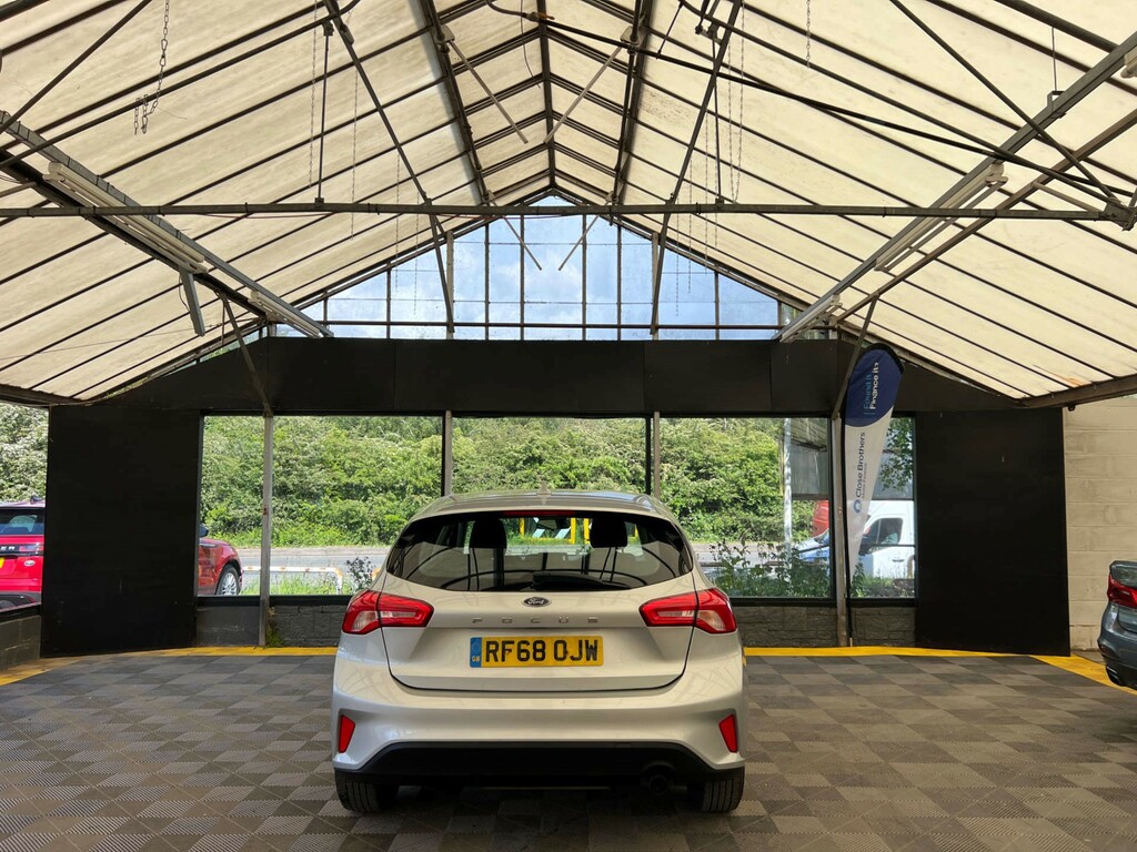 Ford Focus Hatchback RF68OJW Silver #3