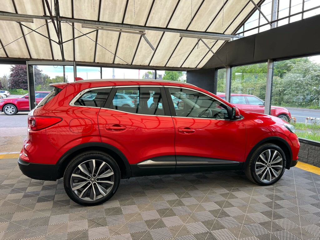 Renault Kadjar Iconic Tce HT19OMP Red #4