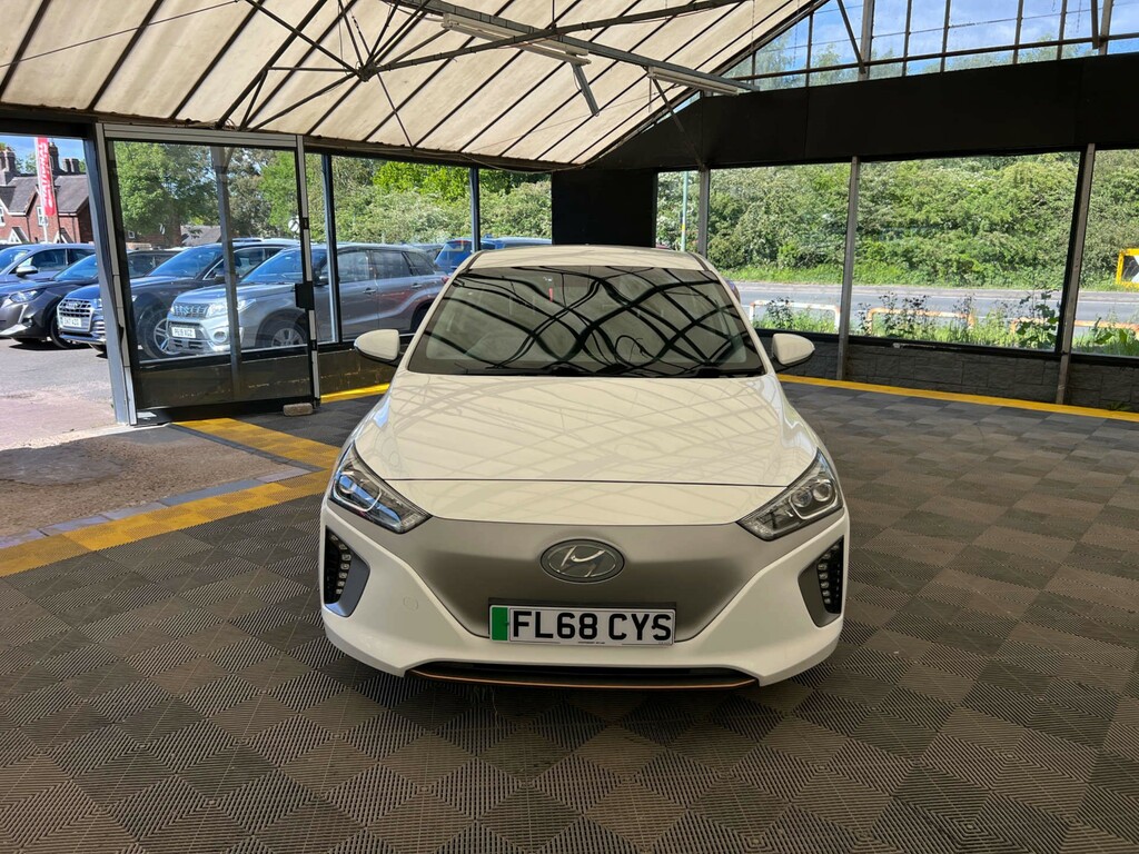Hyundai Ioniq Hatchback FL68CYS White #3