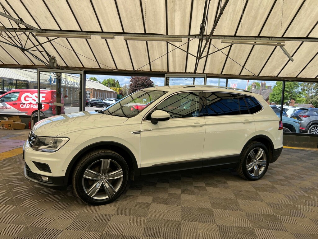 Volkswagen Tiguan Suv MM69CZJ White #4
