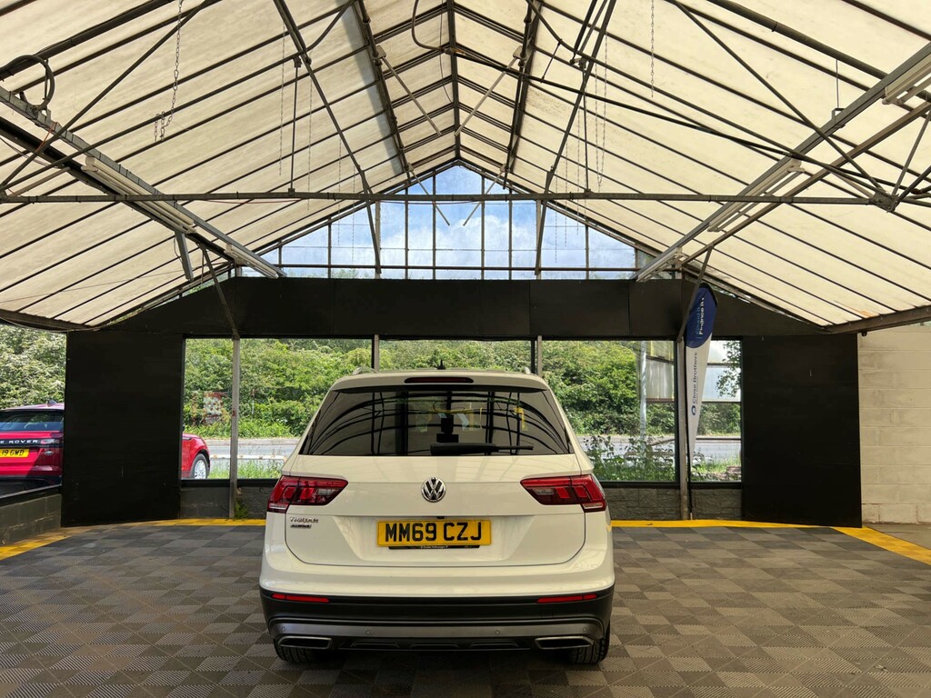Volkswagen Tiguan Suv MM69CZJ White #6