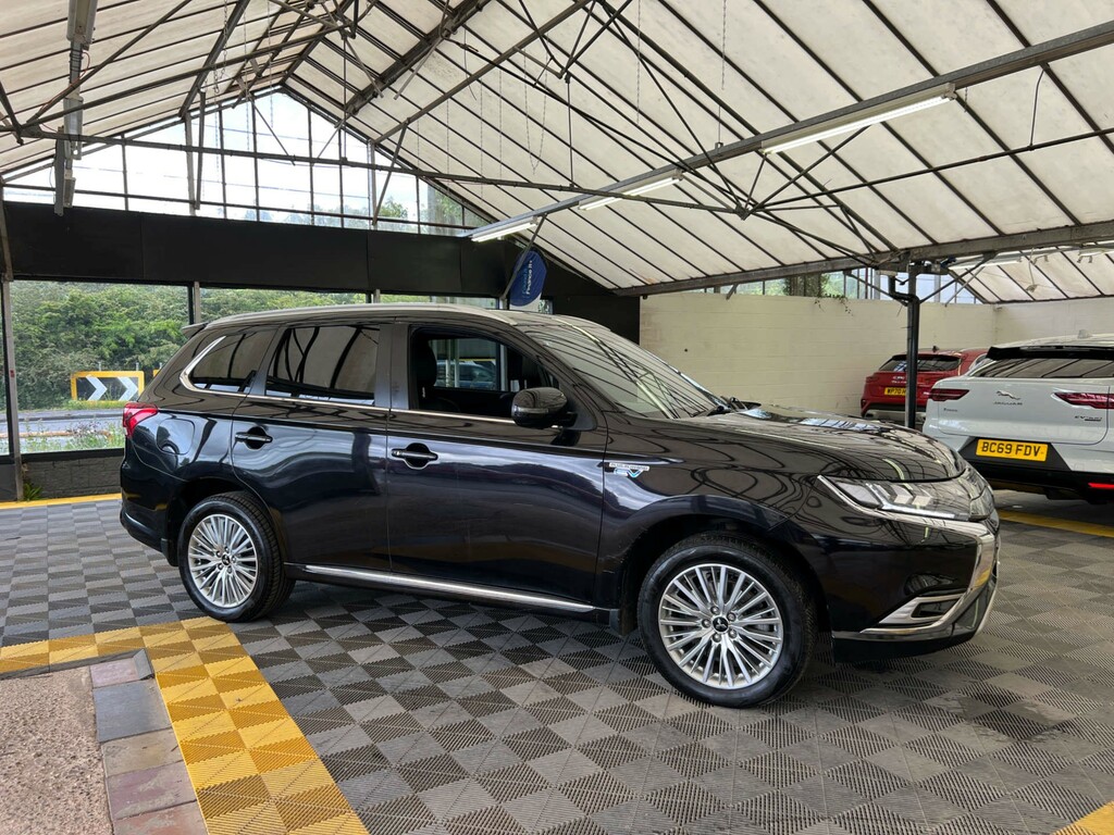 Mitsubishi Outlander Suv RF68NPN Black #2